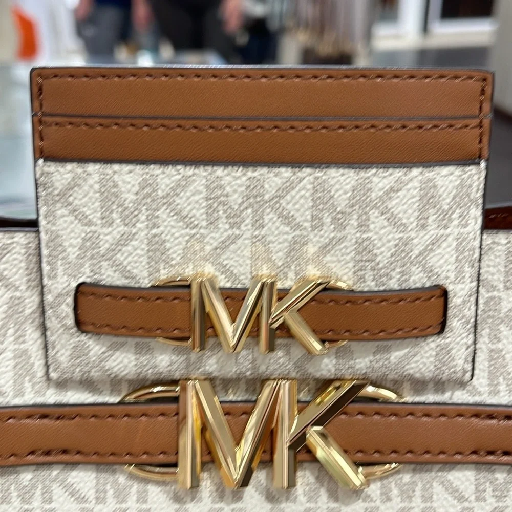 MICHAEL KORS Reed Large Card Holder Case Wallet Vanilla MK Signature NWT